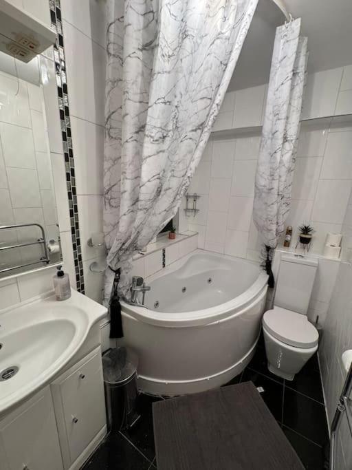 Amazing 2 Flat Bedroom In Chelsea Londres